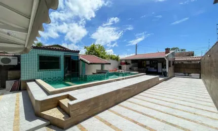 Casa Térrea com piscina à venda , 2 quarto(s),   no bairro São José, 1000 metros da praia, Peruíbe-SP