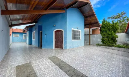 Casa Térrea à venda , 3 quarto(s),  sendo 1 suíte(s)  no bairro Flórida, 300 metros da praia, Peruíbe-SP