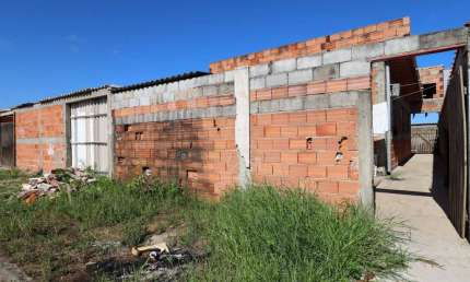 Casa Térrea à venda , 2 quarto(s),  sendo 1 suíte(s)  no bairro Flora Rica, 2 metros da praia, Peruíbe-SP