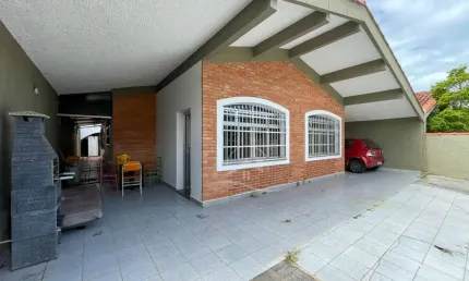 Casa Térrea à venda , 4 quarto(s),  sendo 1 suíte(s)  no bairro Flórida, 300 metros da praia, Peruíbe-SP