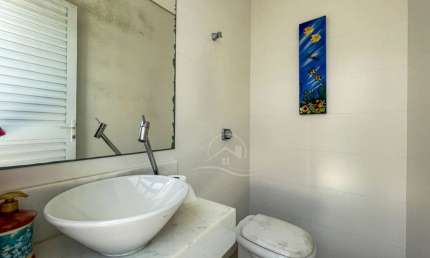 Casa Sobrado à venda com piscina, 4 quarto(s),  sendo 3 suíte(s)  no bairro Bougainville Residencial IV, 1200 metros da praia, Peruíbe-SP