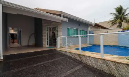 Casa térrea à venda , 3 quarto(s),  sendo 1 suíte(s)  no bairro três marias, 700 metros da praia, peruíbe-sp
