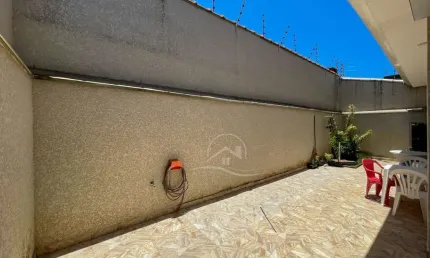 Casa Sobrado à venda com piscina, 3 quarto(s),  sendo 3 suíte(s)  no bairro São João Batista, 600 metros da praia, Peruíbe-SP