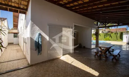 Casa Térrea com piscina à venda , 5 quarto(s),  sendo 3 suíte(s)  no bairro Stella Maris, 700 metros da praia, Peruíbe-SP