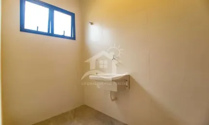 Casa Térrea com piscina à venda com piscina, 3 quarto(s),  sendo 1 suíte(s)  no bairro Jardim Imperador, 900 metros da praia, Peruíbe-SP