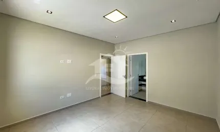 Casa Térrea com piscina à venda com piscina, 3 quarto(s),  sendo 2 suíte(s)  no bairro Jardim Beira Mar, 250 metros da praia, Peruíbe-SP