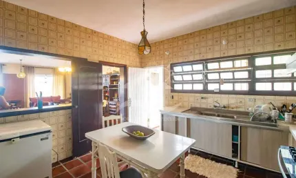 Casa Térrea à venda , 4 quarto(s),  sendo 2 suíte(s)  no bairro Flórida, 0 metros da praia, Peruíbe-SP