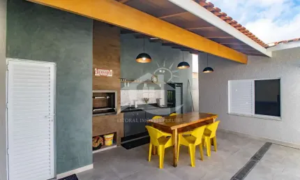 Casa Térrea à venda , 3 quarto(s),  sendo 1 suíte(s)  no bairro Três Marias, 170 metros da praia, Peruíbe-SP