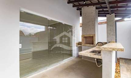 Casa Térrea à venda com piscina, 3 quarto(s),  sendo 1 suíte(s)  no bairro Oasis, 150 metros da praia, Peruíbe-SP