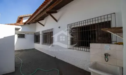 Casa Sobrado à venda , 6 quarto(s),  sendo 4 suíte(s)  no bairro Oasis, 600 metros da praia, Peruíbe-SP