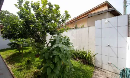 Casa térrea à venda , 3 quarto(s),  sendo 1 suíte(s)  no bairro stella maris, 200 metros da praia, peruíbe-sp