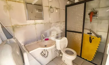 Casa Térrea com piscina à venda com piscina, 3 quarto(s),  sendo 1 suíte(s)  no bairro Stella Maris, 900 metros da praia, Peruíbe-SP