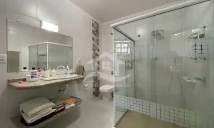 Casa térrea com edícula à venda , 3 quarto(s),  sendo 1 suíte(s)  no bairro josedy, 100 metros da praia, peruíbe-sp