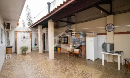 Casa Térrea à venda , 3 quarto(s),  sendo 1 suíte(s)  no bairro São João Batista, 200 metros da praia, Peruíbe-SP