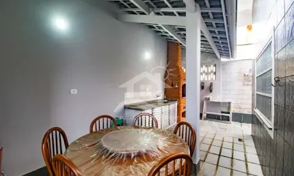 Casa Térrea à venda , 3 quarto(s),  sendo 2 suíte(s)  no bairro São João Batista, 200 metros da praia, Peruíbe-SP