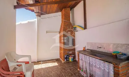 Casa Térrea à venda com piscina, 3 quarto(s),  sendo 1 suíte(s)  no bairro Flórida, 800 metros da praia, Peruíbe-SP