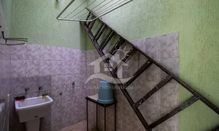 Casa Térrea à venda , 4 quarto(s),  sendo 3 suíte(s)  no bairro Maria Helena Novaes, 400 metros da praia, Peruíbe-SP
