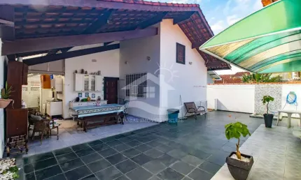 Casa Térrea com Edícula à venda , 3 quarto(s),  sendo 1 suíte(s)  no bairro Cidade Nova Peruíbe, 200 metros da praia, Peruíbe-SP