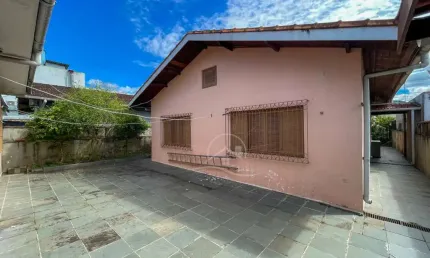 Casa Térrea à venda , 3 quarto(s),  sendo 1 suíte(s)  no bairro Ribamar, 500 metros da praia, Peruíbe-SP