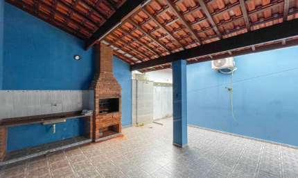 Casa Térrea à venda , 3 quarto(s),  sendo 1 suíte(s)  no bairro Flórida, 300 metros da praia, Peruíbe-SP