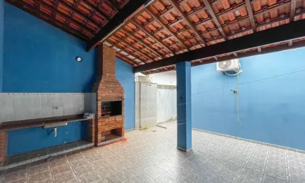 Casa Térrea à venda , 3 quarto(s),  sendo 1 suíte(s)  no bairro Flórida, 300 metros da praia, Peruíbe-SP