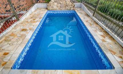 Casa Assobradada à venda com piscina, 3 quarto(s),  sendo 1 suíte(s)  no bairro Belmira Novaes, 90 metros da praia, Peruíbe-SP