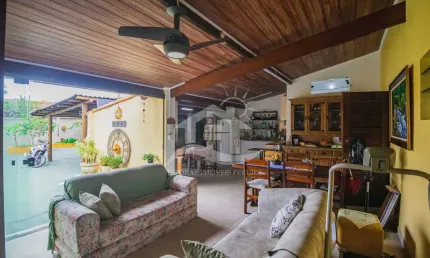 Casa Ampla à venda , 2 quarto(s),  sendo 2 suíte(s)  no bairro São João Batista, 0 metros da praia, Peruíbe-SP
