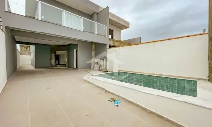 Casa Sobrado Novo à venda , 3 quarto(s),  sendo 1 suíte(s)  no bairro Flora Rica, 2000 metros da praia, Peruíbe-SP