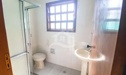 Casa térrea com piscina à venda com piscina, 3 quarto(s),  sendo 1 suíte(s)  no bairro convento velho, 500 metros da praia, peruíbe-sp