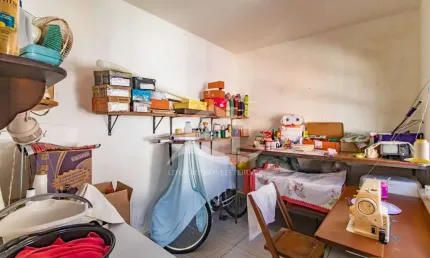 Casa térrea com edícula à venda , 3 quarto(s),  sendo 1 suíte(s)  no bairro sambura, 500 metros da praia, peruíbe-sp