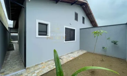Casa térrea à venda com piscina, 2 quarto(s),  sendo 1 suíte(s)  no bairro park daville, 2000 metros da praia, peruíbe-sp