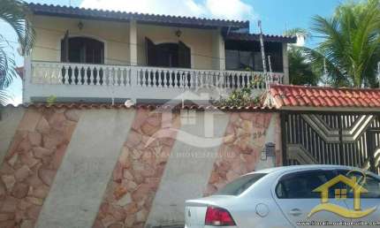 Casa SOBRADO à venda com piscina, 3 quarto(s),  sendo 1 suíte(s)  no bairro Belmira Novaes, 0 metros da praia, Peruíbe-São Paulo
