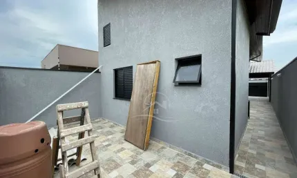 Casa Térrea à venda com piscina, 2 quarto(s),  sendo 1 suíte(s)  no bairro Flora Rica, 2000 metros da praia, Peruíbe-SP