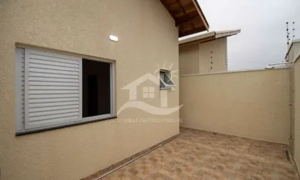 Casa Térrea à venda , 2 quarto(s),  sendo 1 suíte(s)  no bairro Flora Rica, 1700 metros da praia, Peruíbe-SP
