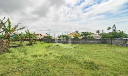 Terreno amplo à venda , 0 quarto(s),  sendo 0 suíte(s)  no bairro oasis, 200 metros da praia, peruíbe-sp
