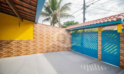 Casa Mezanino à venda , 3 quarto(s),  sendo 1 suíte(s)  no bairro São José, 1400 metros da praia, Peruíbe-SP