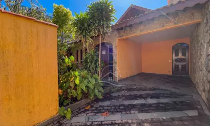Casa Sobrado à venda , 4 quarto(s),  sendo 1 suíte(s)  no bairro São João Batista, 0 metros da praia, Peruíbe-SP