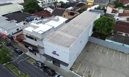 Ponto Comercial Galpão para alugar , 0 quarto(s),  sendo 0 suíte(s)  no bairro Centro, 100 metros da praia, Peruíbe-SP