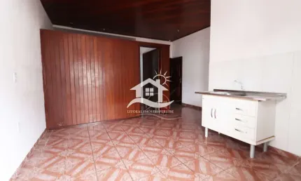 Kitnet Ampla para alugar , 1 quarto(s),  sendo 0 suíte(s) (.) no bairro Centro, 0 metros da praia, Peruíbe-SP