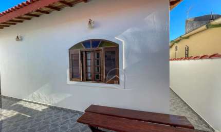 Casa Térrea à venda , 3 quarto(s),  sendo 1 suíte(s)  no bairro Três Marias, 600 metros da praia, Peruíbe-SP