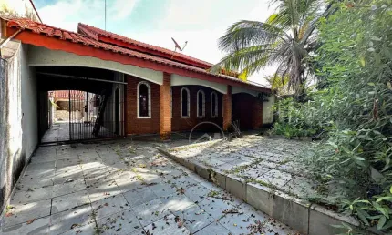 Casa com Mezanino à venda , 3 quarto(s),  sendo 2 suíte(s)  no bairro Belmira Novaes, 600 metros da praia, Peruíbe-SP