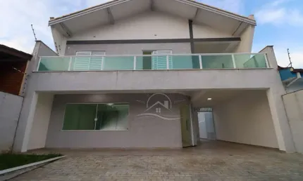 Casa Sobrado à venda com piscina, 3 quarto(s),  sendo 2 suíte(s)  no bairro Josedy, 100 metros da praia, Peruíbe-SP
