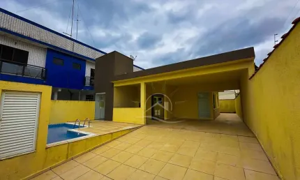 Casa Térrea à venda com piscina, 3 quarto(s),  sendo 1 suíte(s)  no bairro Continental, 600 metros da praia, Peruíbe-SP