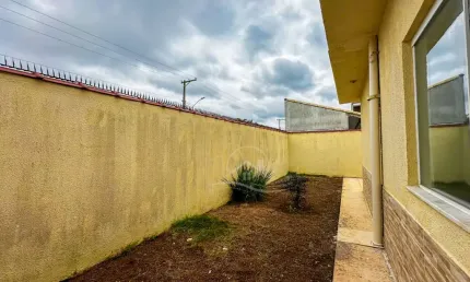 Casa Térrea à venda com piscina, 3 quarto(s),  sendo 1 suíte(s)  no bairro Continental, 600 metros da praia, Peruíbe-SP