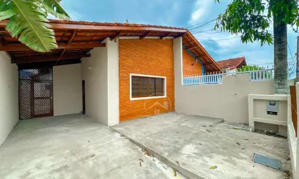 Casa Térrea à venda , 3 quarto(s),  sendo 1 suíte(s)  no bairro Stella Maris, 800 metros da praia, Peruíbe-SP