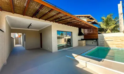 Casa Térrea à venda , 3 quarto(s),  sendo 3 suíte(s)  no bairro Oasis, 300 metros da praia, Peruíbe-SP