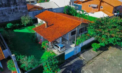 Casa Térrea à venda , 3 quarto(s),  sendo 1 suíte(s)  no bairro São João Batista, 200 metros da praia, Peruíbe-SP
