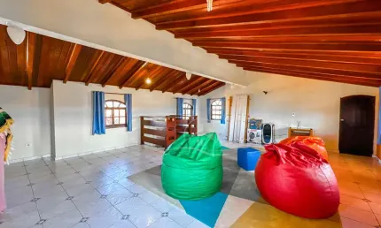 Casa Sobrado à venda , 4 quarto(s),  sendo 2 suíte(s)  no bairro Três Marias, 650 metros da praia, Peruíbe-SP