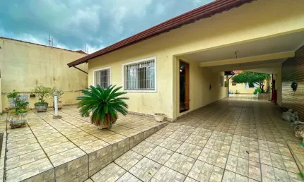 Casa edícula à venda , 2 quarto(s),  sendo 2 suíte(s)  no bairro stella maris, 700 metros da praia, peruíbe-sp