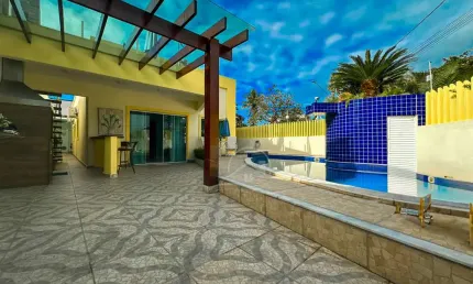 Casa Térrea com piscina à venda , 3 quarto(s),  sendo 3 suíte(s)  no bairro Cidade Nova Peruíbe, 150 metros da praia, Peruíbe-SP